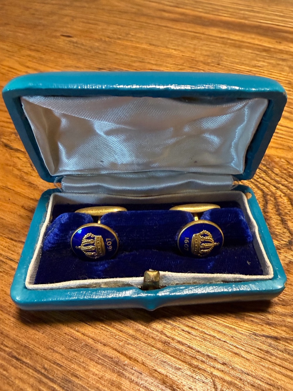 Vintage Skultana Crown Cufflinks
